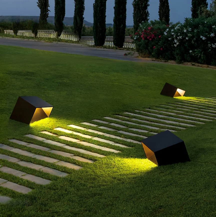 The Best Solar Garden Lights for Outdoor Spaces (2026 Guide)