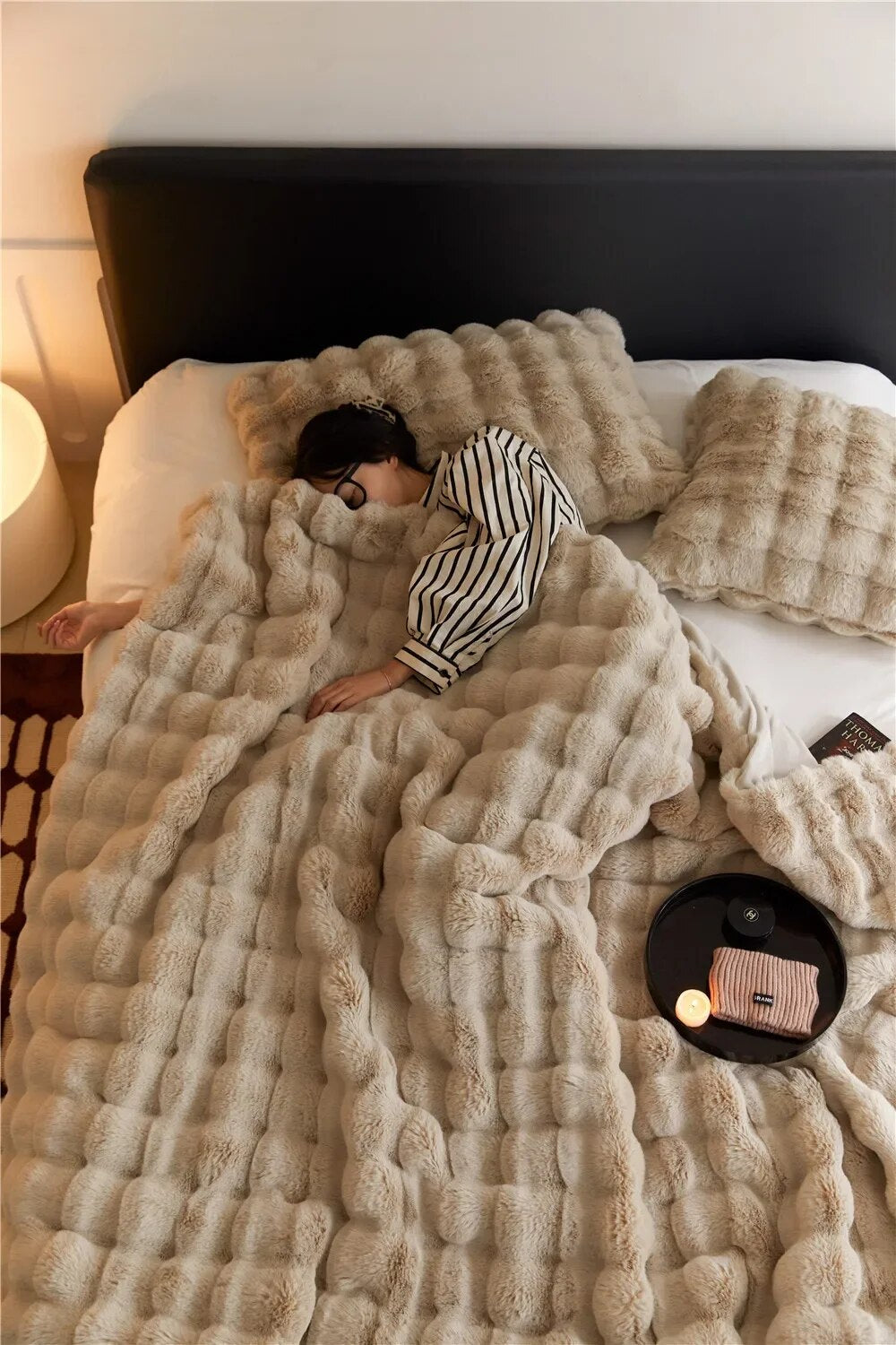 Plush Wool Blanket – Comfora – Ultra Soft Throw – Luxury Home Accessory