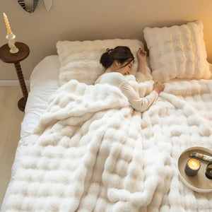 Plush Wool Blanket – Comfora – Ultra Soft Throw – Luxury Home Accessory