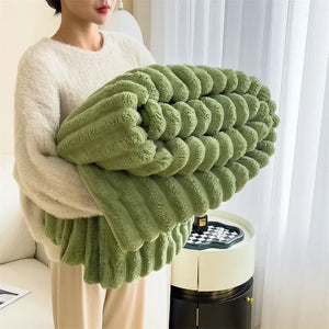 Fleece Throw Blanket - Snugglea - Soft Checked Design - Winter Sofa Comfort