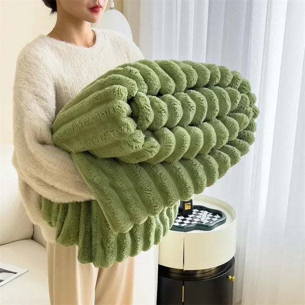 Fleece Throw Blanket - Snugglea - Soft Checked Design - Winter Sofa Comfort