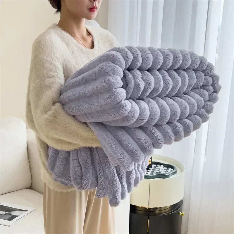 Fleece Throw Blanket - Snugglea - Soft Checked Design - Winter Sofa Comfort