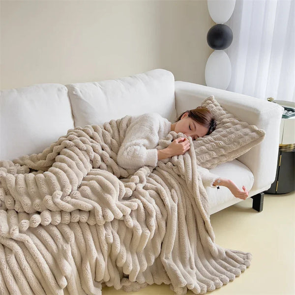 Fleece Throw Blanket - Snugglea - Soft Checked Design - Winter Sofa Comfort