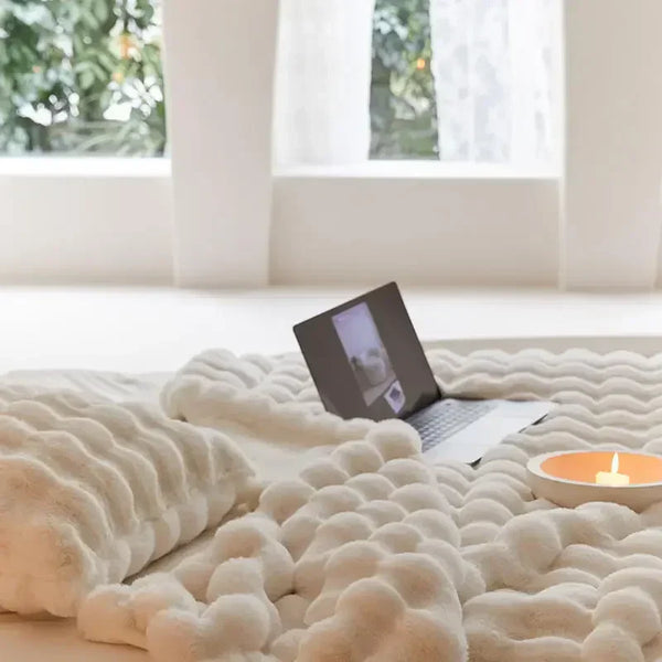 Plush Wool Blanket – Comfora – Ultra Soft Throw – Luxury Home Accessory