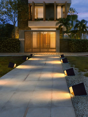 Solar Garden Light - SolaraX - Outdoor LED Floor Lamp