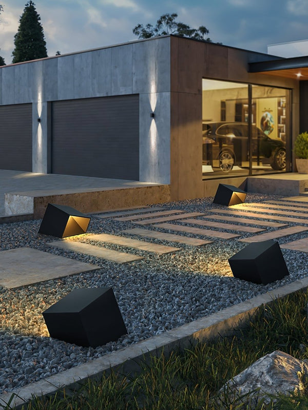 Solar Garden Light - SolaraX - Outdoor LED Floor Lamp