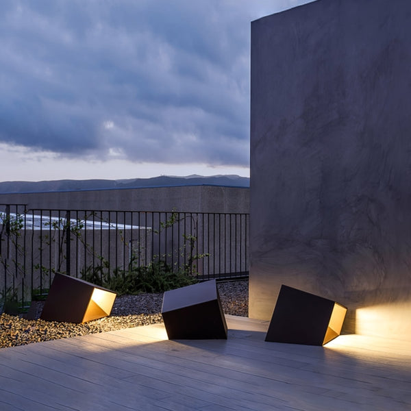 Solar Garden Light - SolaraX - Outdoor LED Floor Lamp