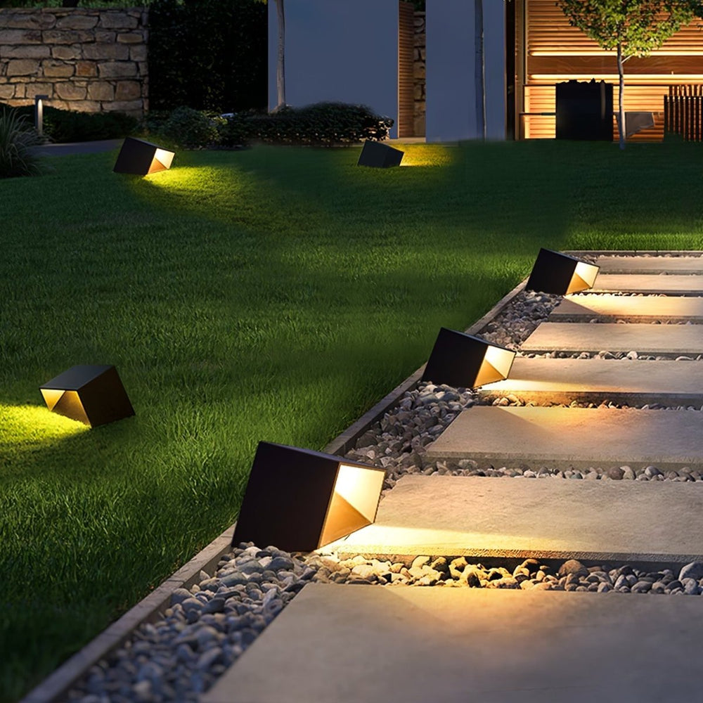 Solar Garden Light - SolaraX - Outdoor LED Floor Lamp