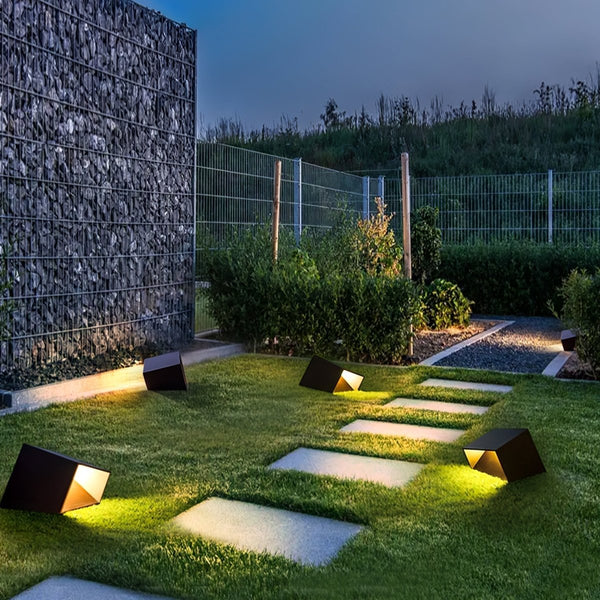 Solar Garden Light - SolaraX - Outdoor LED Floor Lamp