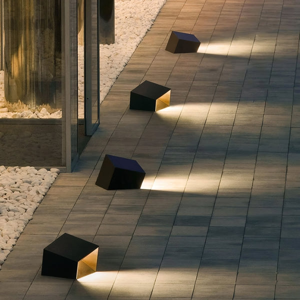 Solar Garden Light - SolaraX - Outdoor LED Floor Lamp