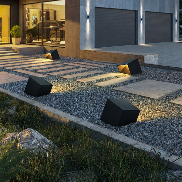 Solar Garden Light - SolaraX - Outdoor LED Floor Lamp