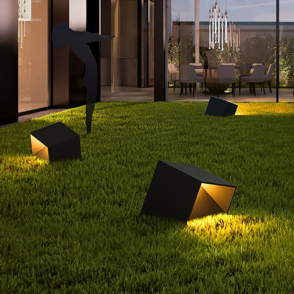Solar Garden Light - SolaraX - Outdoor LED Floor Lamp