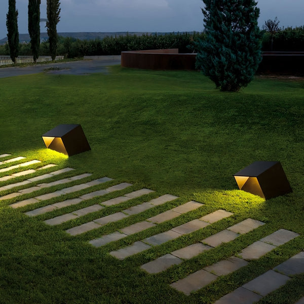 Solar Garden Light - SolaraX - Outdoor LED Floor Lamp